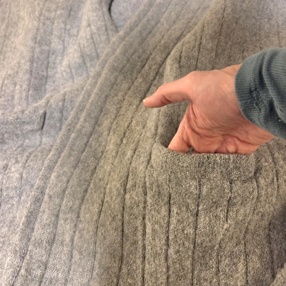 Lunya Superfine Alpaca Wool  Wrap Shawl Poncho Sweater ONE SIZE. - Picture 8 of 8